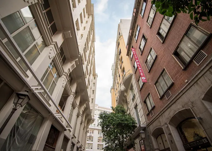 Petit Palace Cliper-Gran ViaAlbergo